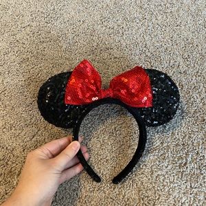 Disney Parks Minnie ears sequins
